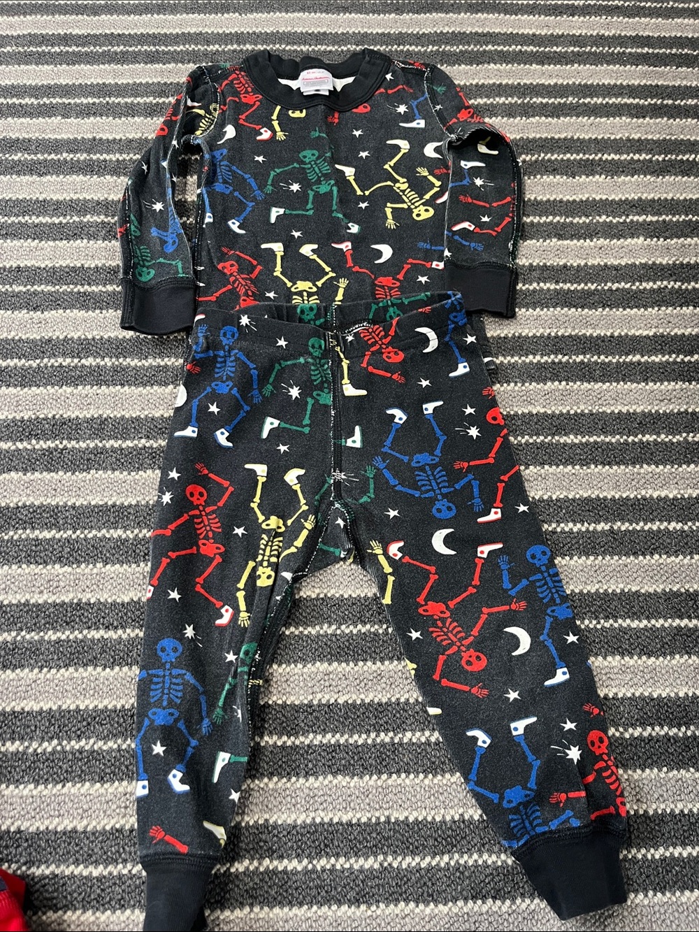 Hanna Andersson Kids Black Skeleton Print One-Piece Pajamas - Multicolor 2t